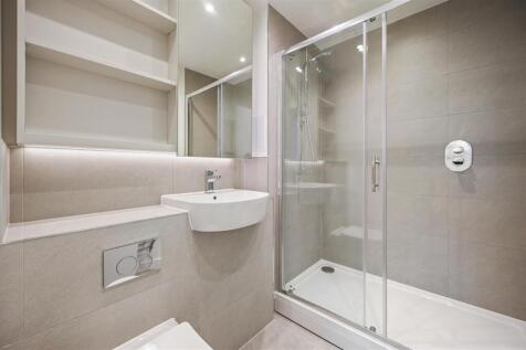 Wrealty - 27 Sloane Court - Bathroom.JPG