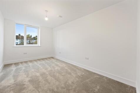 Wrealty - 12 Sloane Court - BedroomA.JPG