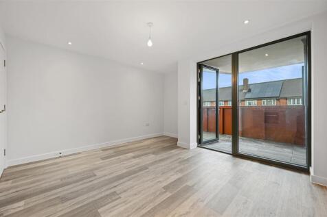 CWrealty - Flat 26, Bejoux Court - ReceptionB3 (1)