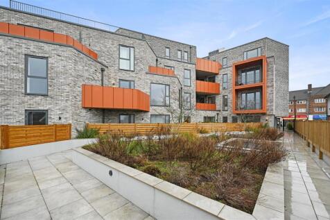 AAAAWrealty - Exteriors, Bejoux Court - Comm Garde