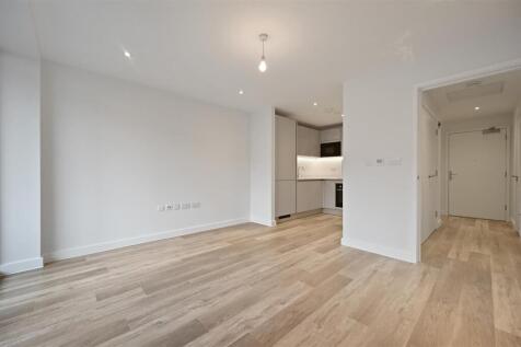 BRC- bejoux court- flat 17- reception 6 (1).JPG