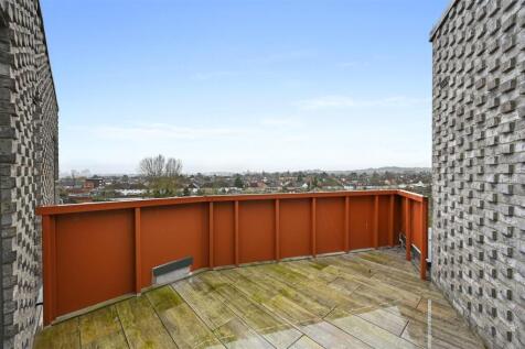 LWrealty - Flat 35, Bejoux Court - Balcony3 (1).JP