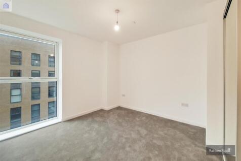 5_Main Bedroom-0.jpg