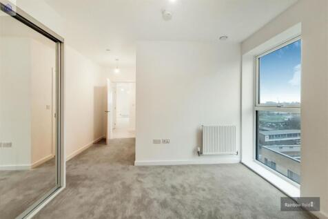 5_Main Bedroom-1.jpg