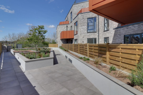 bejoux-court-terrace.png