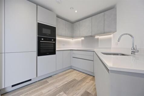 CRC- bejoux court- flat 5 - kitchen 3 (1).JPG