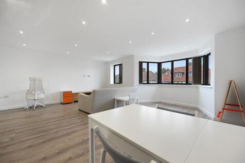 CRCWREALTY- flat , 18-20 hoop lane- reception 6 (1