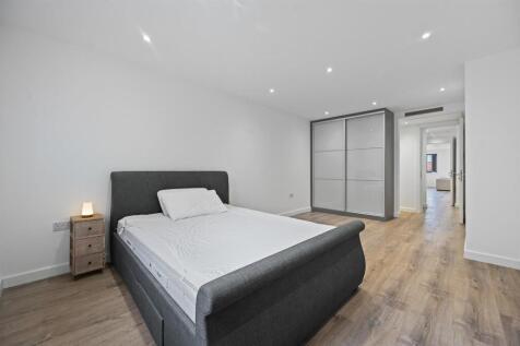 RCWREALTY- flat , 18-20 hoop lane- bedroom A6 (1).