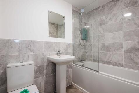 Bathroom 1.jpg