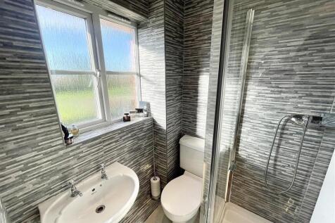 Bedroom 1 En-suite