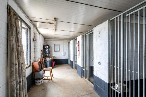 Detached Kennel Block