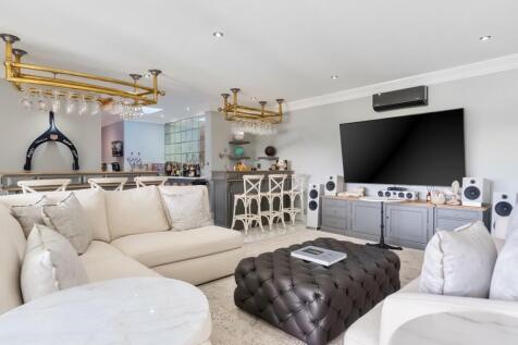 TV lounge / Bar