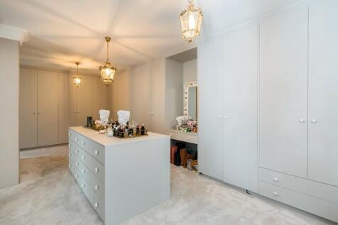 Main dressing room