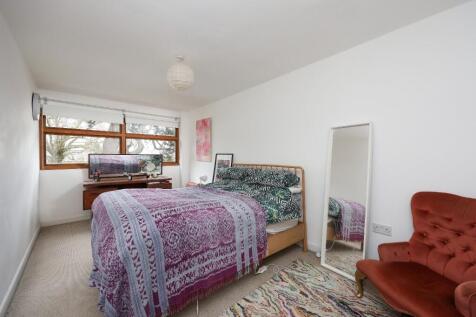 Top front bedroom