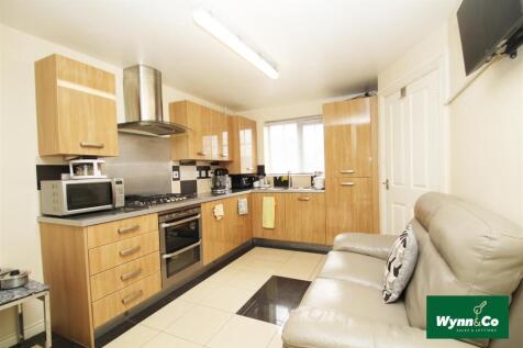 Kitchen 2.jpg