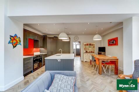 407 Aberford Road-1010L.jpg