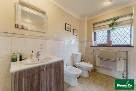 Ensuite Bathroom