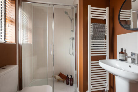 internal shot of the en suite to main bedroom in hadley show home