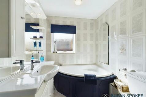 7ce106e9-BATH 201 20- 20Copy.jpg