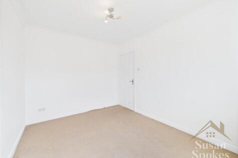 CAM01858G0-PR0120-STILL027.jpg