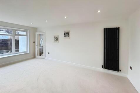 4bd1cc01-IMG-20250608-WA0013.jpg