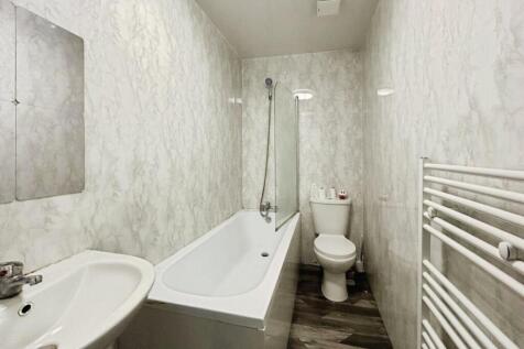 pbox-bathroom-322834.jpg