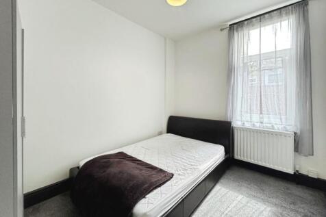 pbox-bedroom-322834.jpg