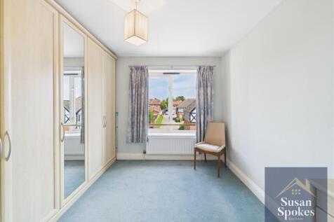 CAM01858G0-PR0136-STILL014.jpg
