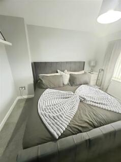 e9c9d2e5-bedroom.jpg