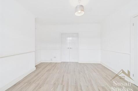 CAM01858G0-PR0117-STILL005.jpg