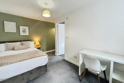 pbox-bedroom-322878.jpg