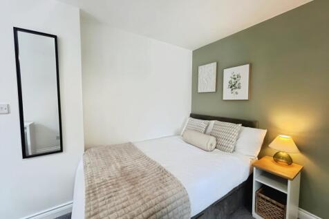 pbox-bedroom-322878.jpg