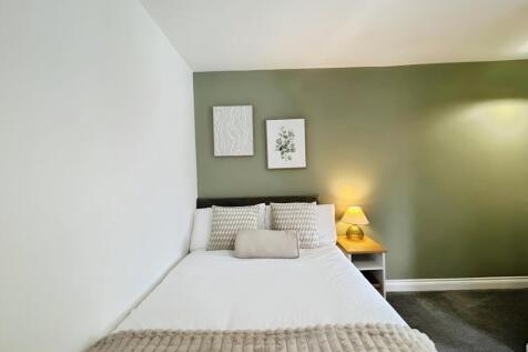 pbox-bedroom-322878.jpg