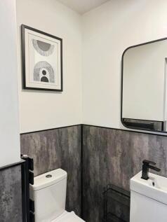 pbox-bathroom-323004.jpg