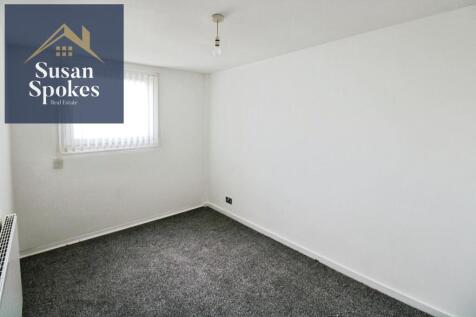 pbox-bedroom-324846.JPG