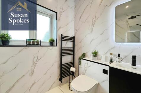 pbox-bathroom-325497.jpg
