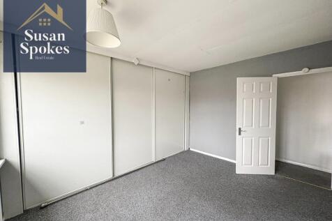 pbox-bedroom-325606.jpg