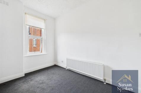 CAM01858G0-PR0157-STILL020.jpg