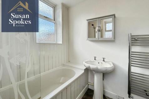 pbox-bathroom-330875.jpg