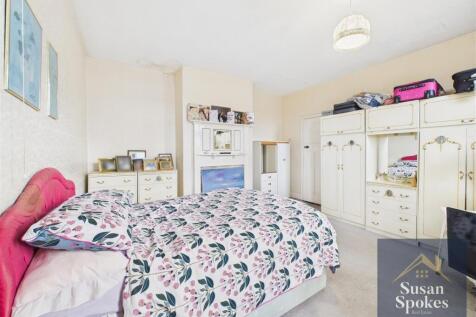 CAM01858G0-PR0170-STILL024.jpg