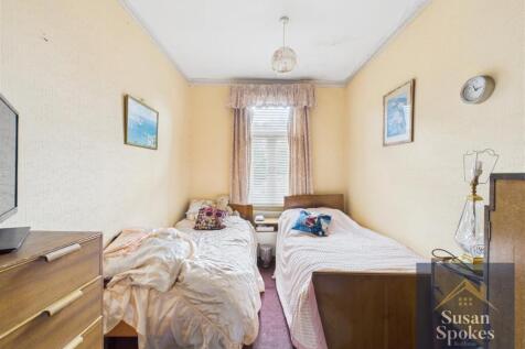 CAM01858G0-PR0170-STILL028.jpg