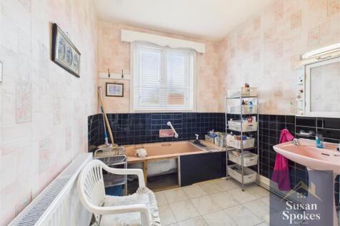 CAM01858G0-PR0170-STILL034.jpg