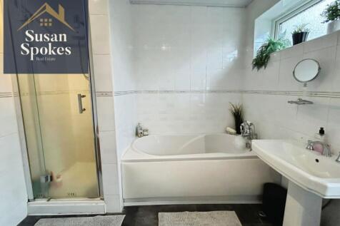 pbox-bathroom-332553.jpg