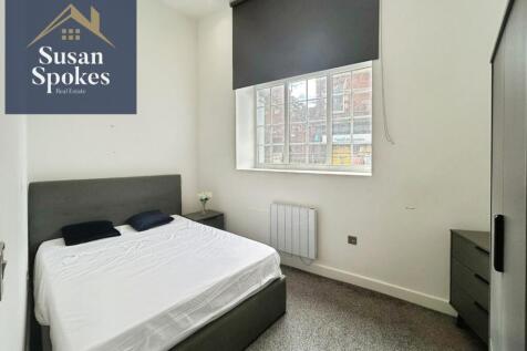pbox-bedroom-331944.jpg