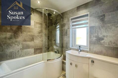 pbox-bathroom-336343.jpg