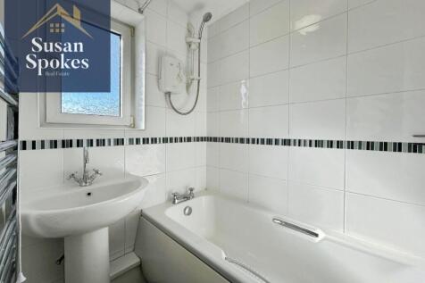 pbox-bathroom-341572.jpg