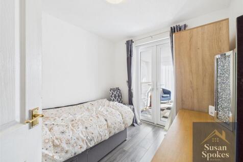 CAM01858G0-PR0174-STILL015.jpg