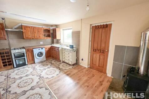 Kitchen Area 1