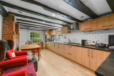 PT-FC(COL)-TheWhi...