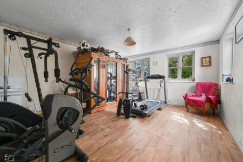 PT-FC(COL)-TheWhi...